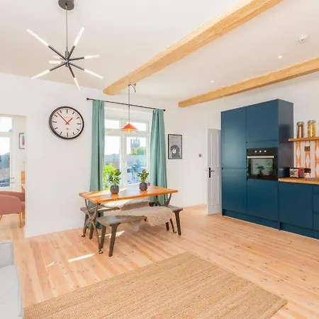 Bright Central Loft Apartment