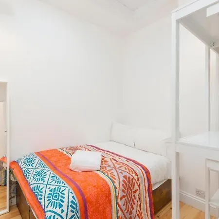Bright Central Loft Apartment *
